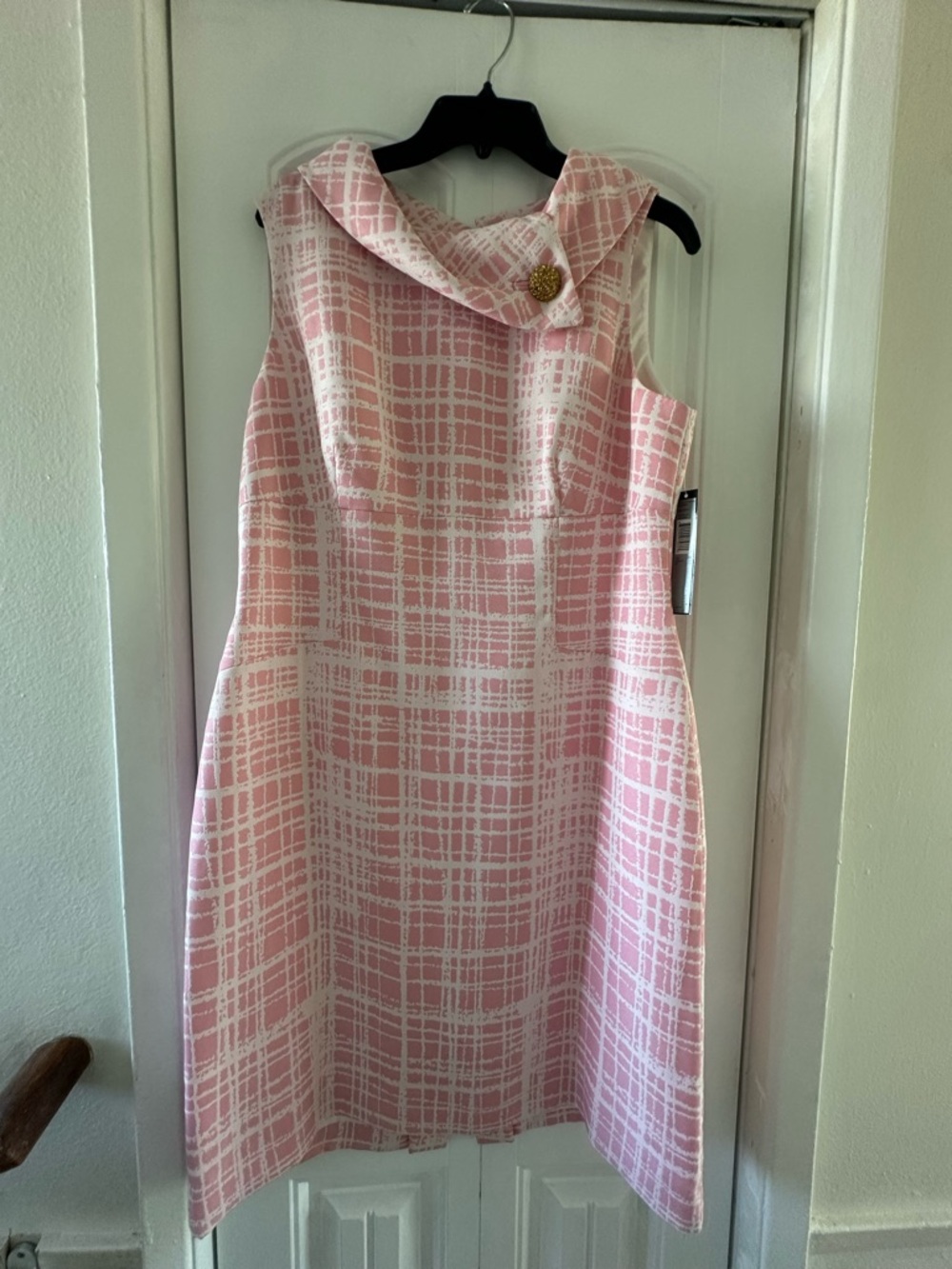 Tahari Pink Plaid Sleeveless Shift Dress with Decorative Collar